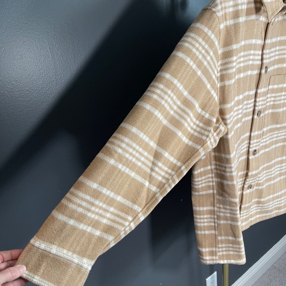 H&M Premium Wool Blend Shirt Jacket Beige / Checked OVERSIZED fit Size Small - Picture 3 of 11